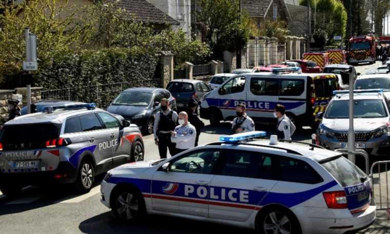 Un roman a fost arestat dupa ce a ranit oameni la metroul din Paris