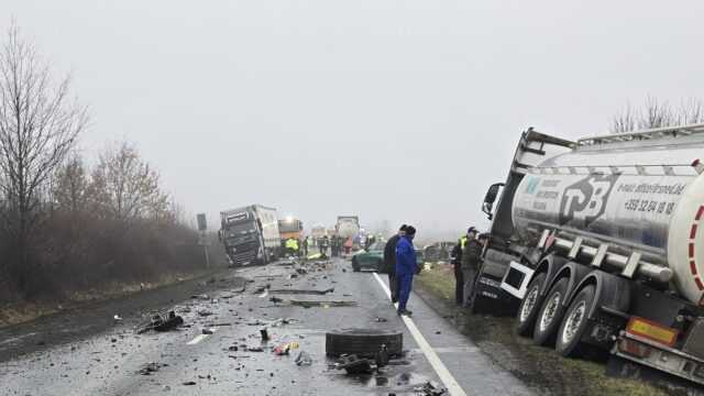 400 de suporteri greci au ajuns la spitalul din Lugoj unde au fost adusi supravietuitorii accidentului rutier in care si au pierdut viata 7 persoane
