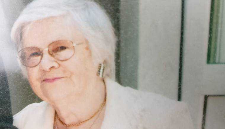 A decedat profesoara Steliana Statescu fosta directoare a colii Nr 1 din Pitestii
