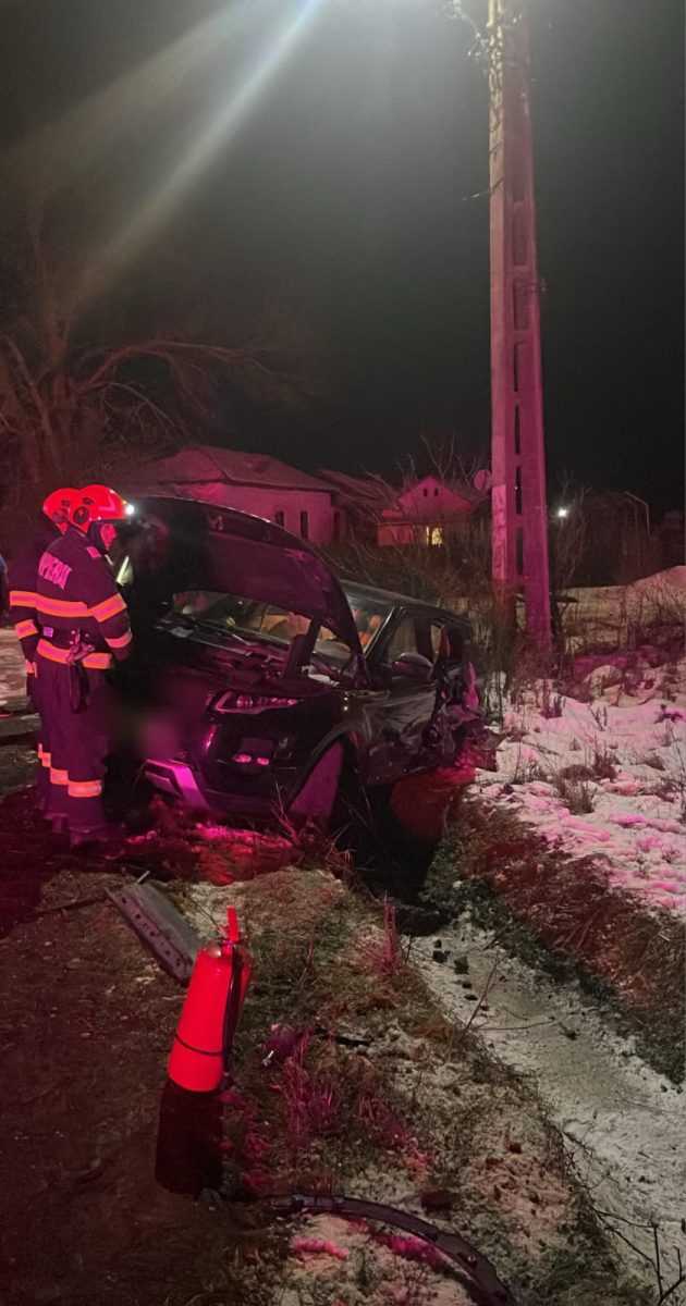 Accident in Arges O femeie ranita transportata cu ambulanta