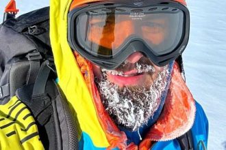 Alpinistul Adrian Ahritculesei a atins Polul Sud