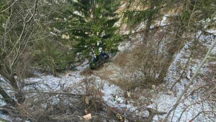 Arges O masina a cazut intr o prapastie un minor ranit