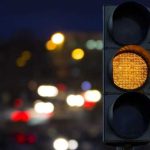 Atentie pitesteni Semafoare cu buton in mod de galben clipitor