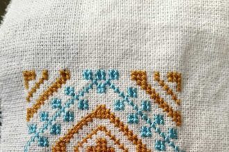 Curs de cusut traditional la Curteade Arges