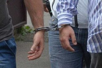 Doi barbati rezinuti pentru lipsire de libertate in Arges