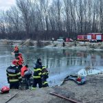 Doi pescari din Arges au cazut in Olt