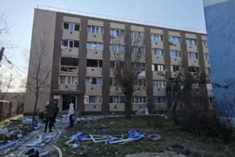 Explozie intr un bloc din Buzau O persoana a fost ranita Zeci de oameni au ramas in frig