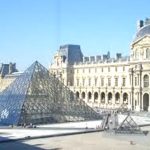 Franta creste preturile la Luvru si Versailles pentru turistii non UE