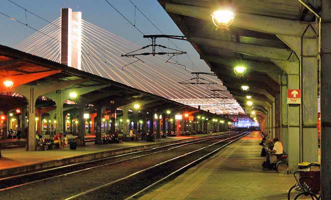 Haos in Gara de Nord trenuri blocate ore intregi