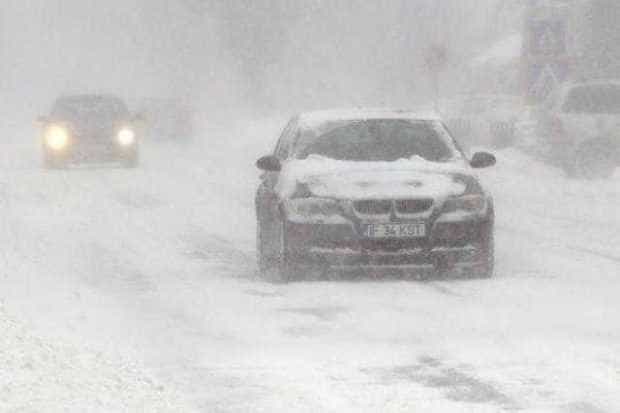Iarna a oprit traficul doua drumuri nationale inchise
