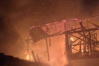 Incendiu puternic in Arges la Valea Danului