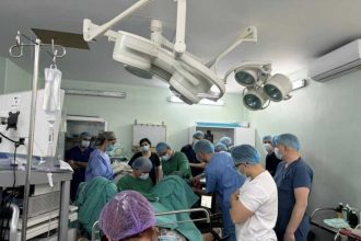 Indepartarea cu laser a adenomului de prostata Expert francez la premiera medicala de la SJUP Pitesti