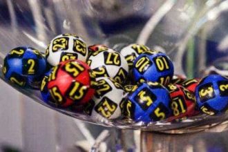 Jackpoturi uriase la 6 49 si Joker 9 milioane euro