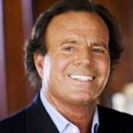 Legenda a muzicii acuzat de abuz sexual de angajate