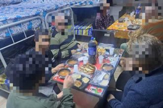 Masa festiva si cadouri pentru oamenii fara adapost