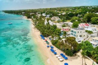 Moda periculoasa in vacanta haine de camuflaj in Caraibe