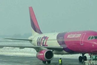 Momente tense pe aeroportul din Sibiu avion Wizz Air aproape a iesit de pe pista