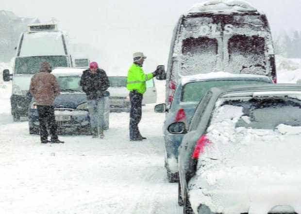 Ninsori in 14 judete Circulatie cu dificultate