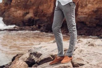 Pantaloni chino pentru barbati Avantajele din garderoba moderna