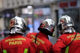 Petrecere derulada in haos intr un apartament din Paris podeaua s a prabusit zece de tineri au cazut peste vecinii de la etajul inferior