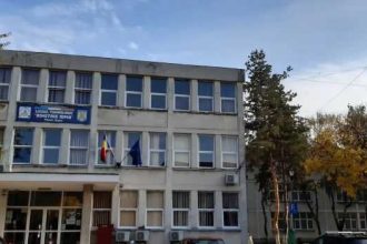 Politistii au discutat cu elevii de la Dima despre cyberbullying