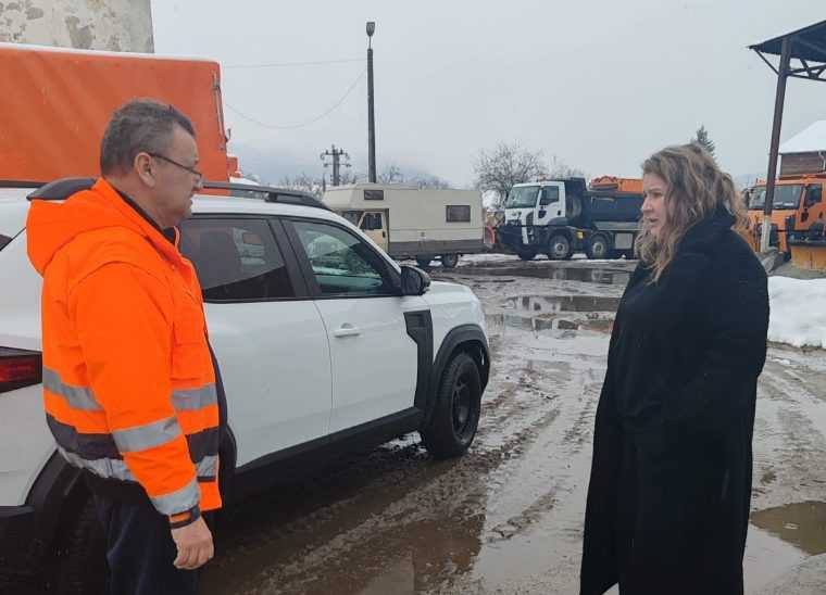 Prefectul de Arges Am verificat utilajele si stocurile de antiderapant