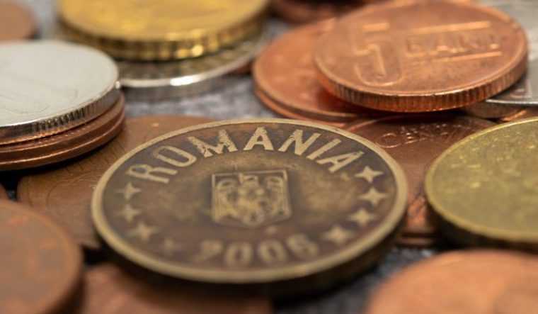 Protest inedit la Suceava barbatul a platit taxe cu monede