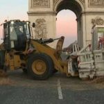 Proteste in Franta Fermierii au ajuns la Turnul Eiffel
