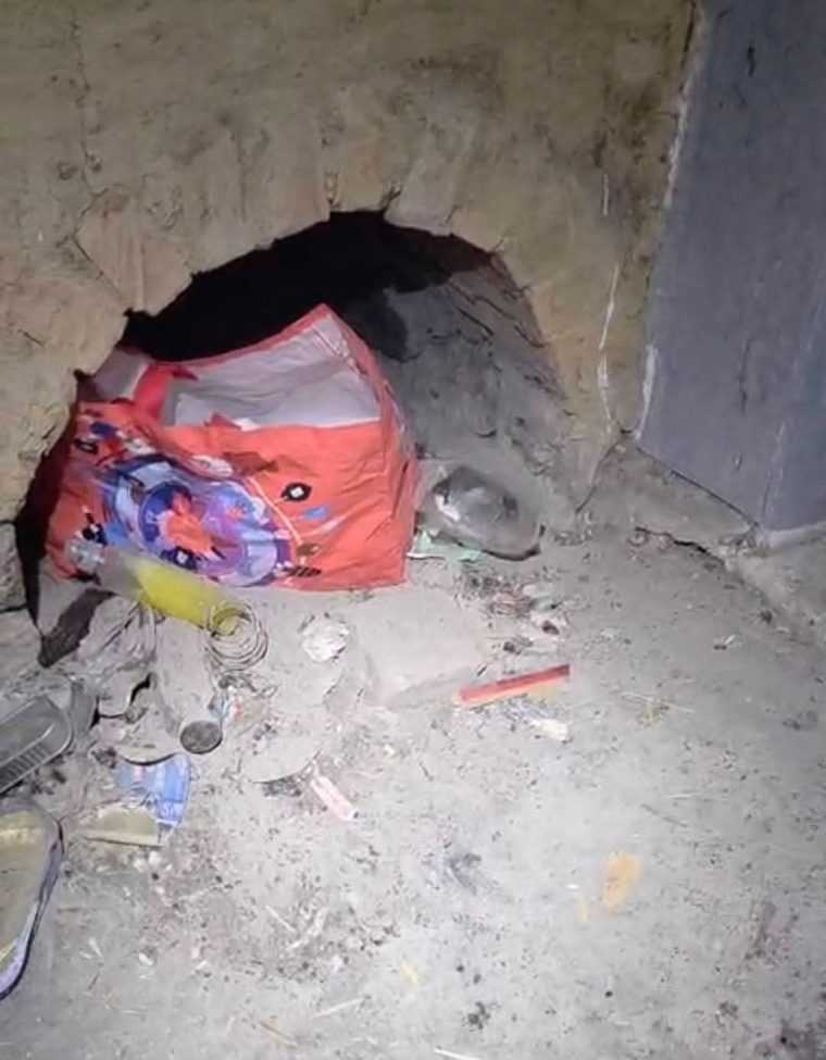 Refugiul Iezer asediat de deseuri Salvamontistii au transportat gunoaiele in spate