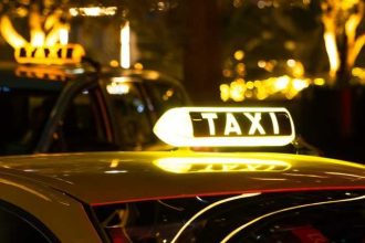 Taximetrist agresat de un client noaptea in Pitesti