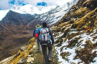 Trei tineri au fost prinsi intr un viscol la 15 grade intr o zona montana izolata