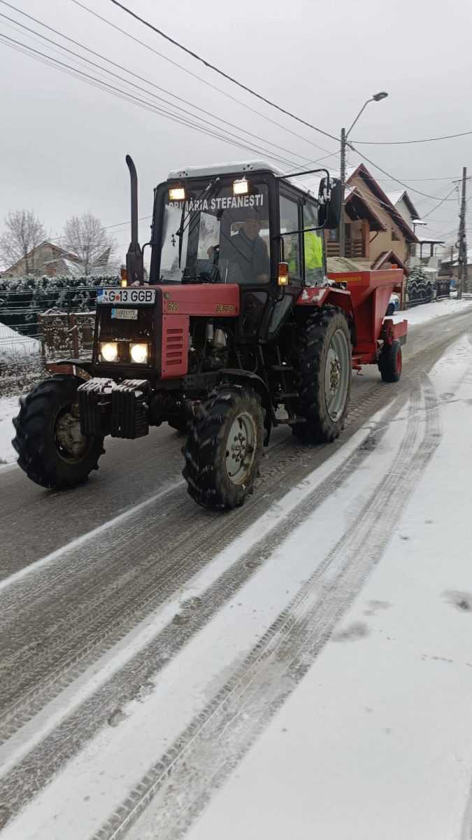 Utilajele lucreaza continuu la Stefanesti