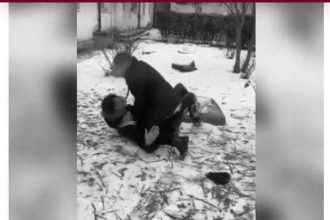 Violena n Arge Tineri filmai n timpul unei bti fr intervenia nimnui Poliia din Costeti a demarat o anchet