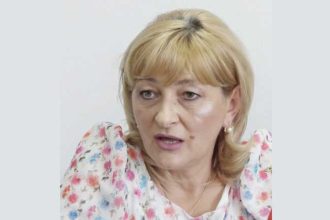 scandalul de la spitalul campulung explicat de managerul petrina florea la neonatologie sunt doua doctorite care se acuza reciproc dr mihaila si dr galatanu