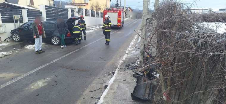 Accident in Arges la Maracineni Trei persoane transportate de echipajul medical