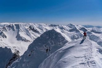 Au mers pe munte in adidasi in plina iarna Decizia finala a excursiei a fost luata de jandarmii montani