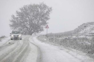 Avertizare meteo viscol si rafale puternice vor afecta marti mai multe zone ale tarii