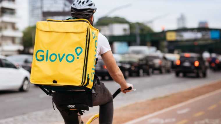 Cutremur in industria livrarilor operatorul Glovo din Italia plasat sub supraveghere judiciara intr un scandal de exploatare a curierilor