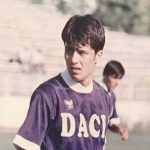 Dincolo de gazon Cristi Negru Din primii bani castigati la FC Arges mi am cumparat o combina muzicala