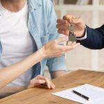 Escrocherie imobiliara in Capitala cum a obtinut un tanar 40000 de lei din apartamente imprumutate