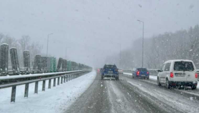 Infotrafic Lapovita si ninsoare pe Autostrada A1 Bucuresti Pitesti si in Bucuresti