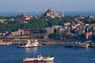 Inselaciune cu vacante de lux turisti inselati si dati afara din hotel dupa ce au platit mii de euro