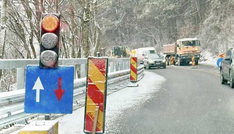 Lucrarile pe DN 73 in zona Dragoslavele au fost reluate