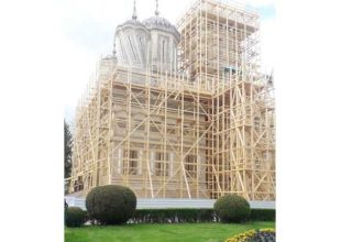 Manastirea Curtea de Arges va fi inchisa in urmatorii doi ani