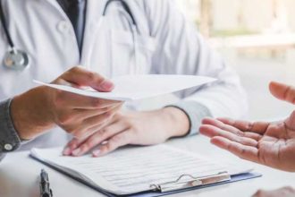 Medic psihiatru condamnat la 3 ani de inchisoare cu suspendare pentru coruptie