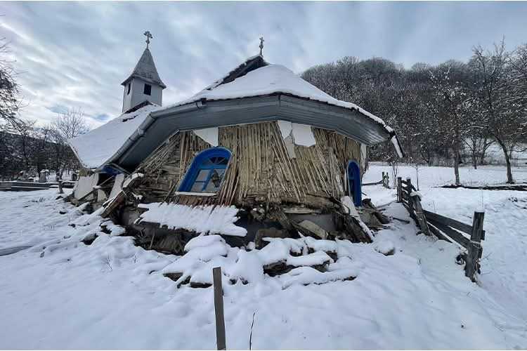 O biserica din lemn monument istoric din 1784 s a prabusit