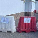 Pericol la un bloc din Pitesti Se desprind bucati din facada