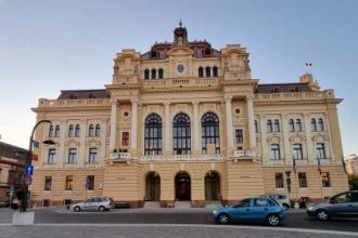 Primarie inteligenta angajati in intuneric de ce sunt nevoiti functionarii din Oradea sa se deplaseze la birou