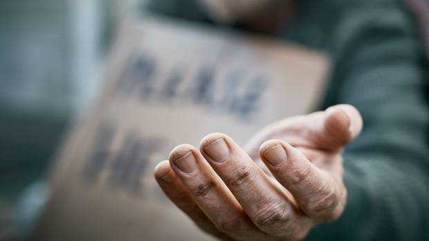 Retea internationala care exploata romani pentru cersetorie destructurata in Grecia