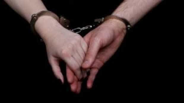 Retinut de poliistii din Pitesti pentru agresiune